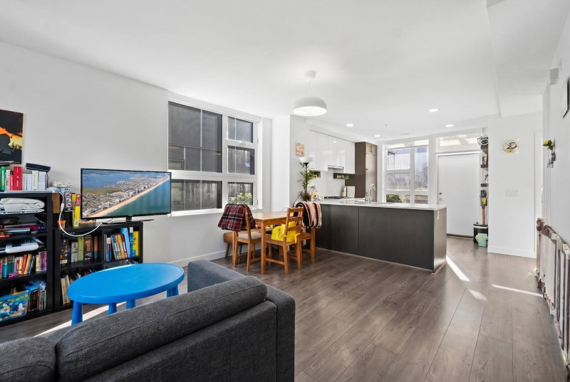 190 63rd Avenue W