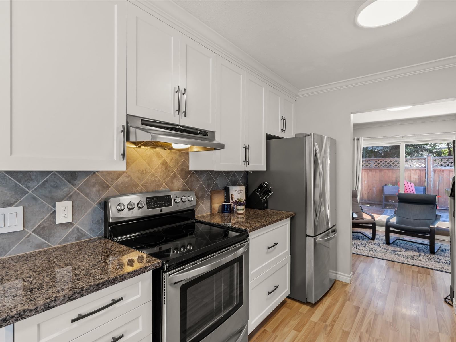 Listing Image 15