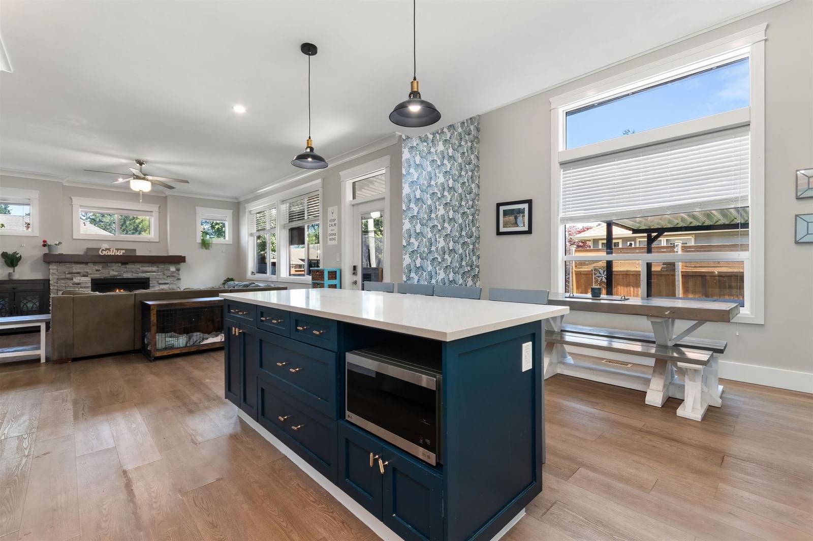 Listing Image 11