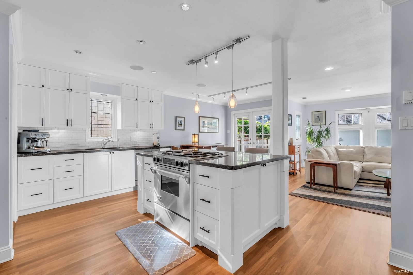 Listing Image 12
