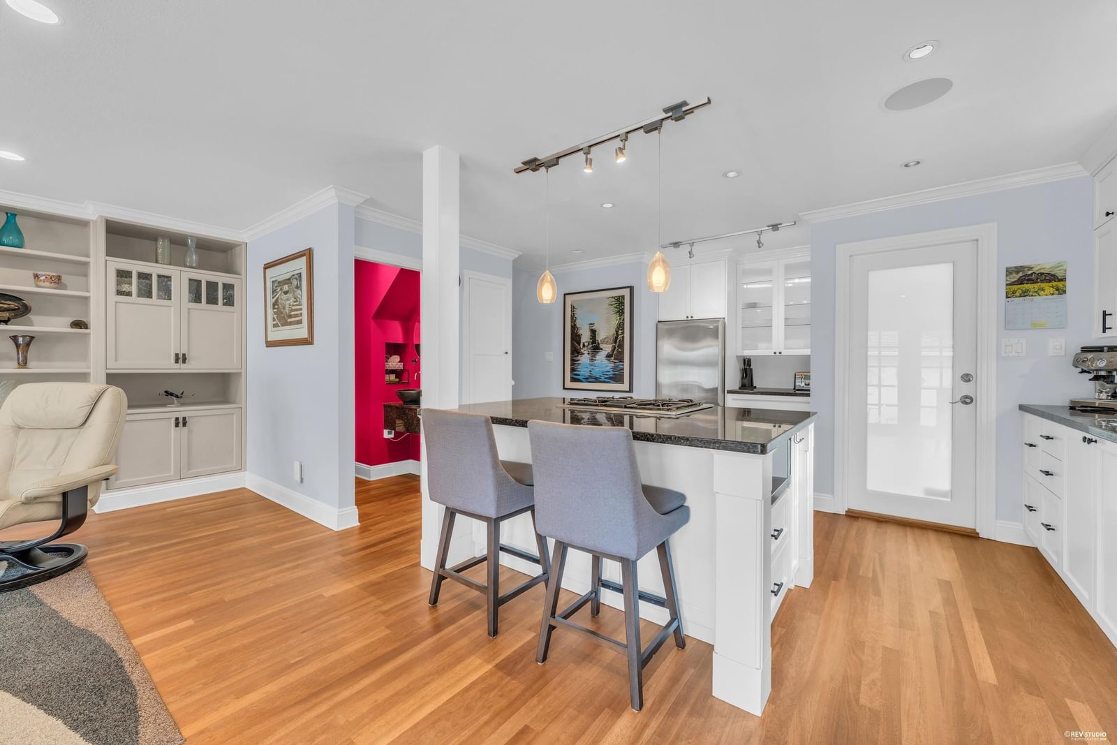 Listing Image 16