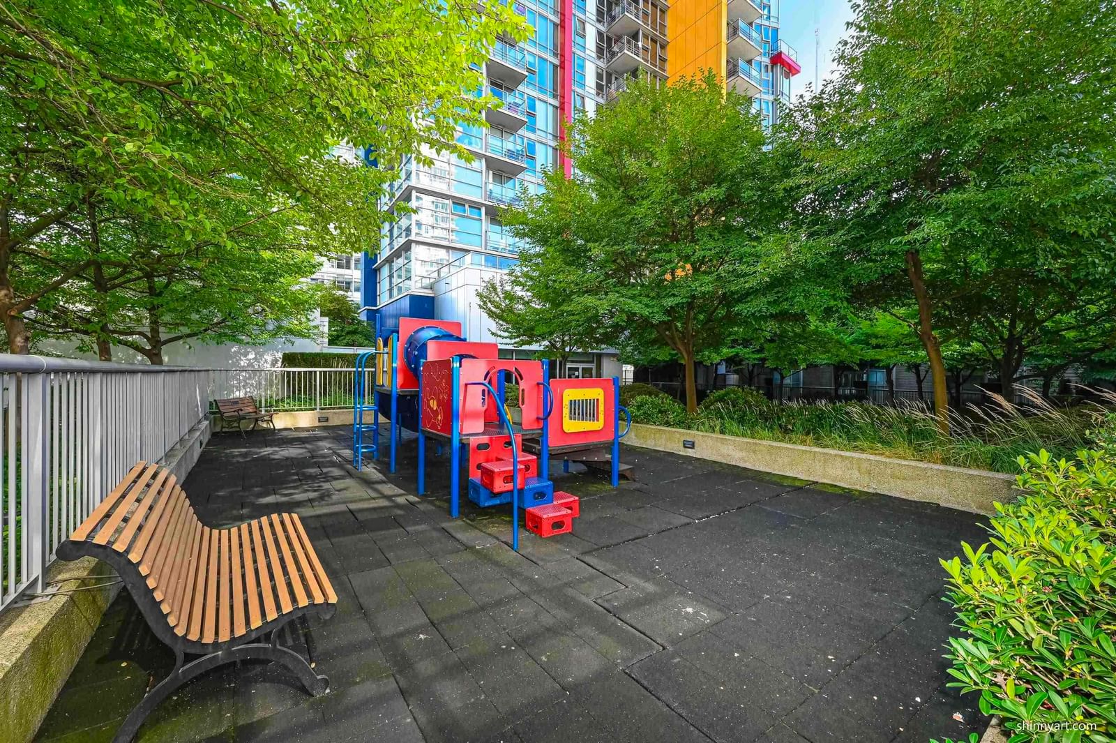 Listing Image 12