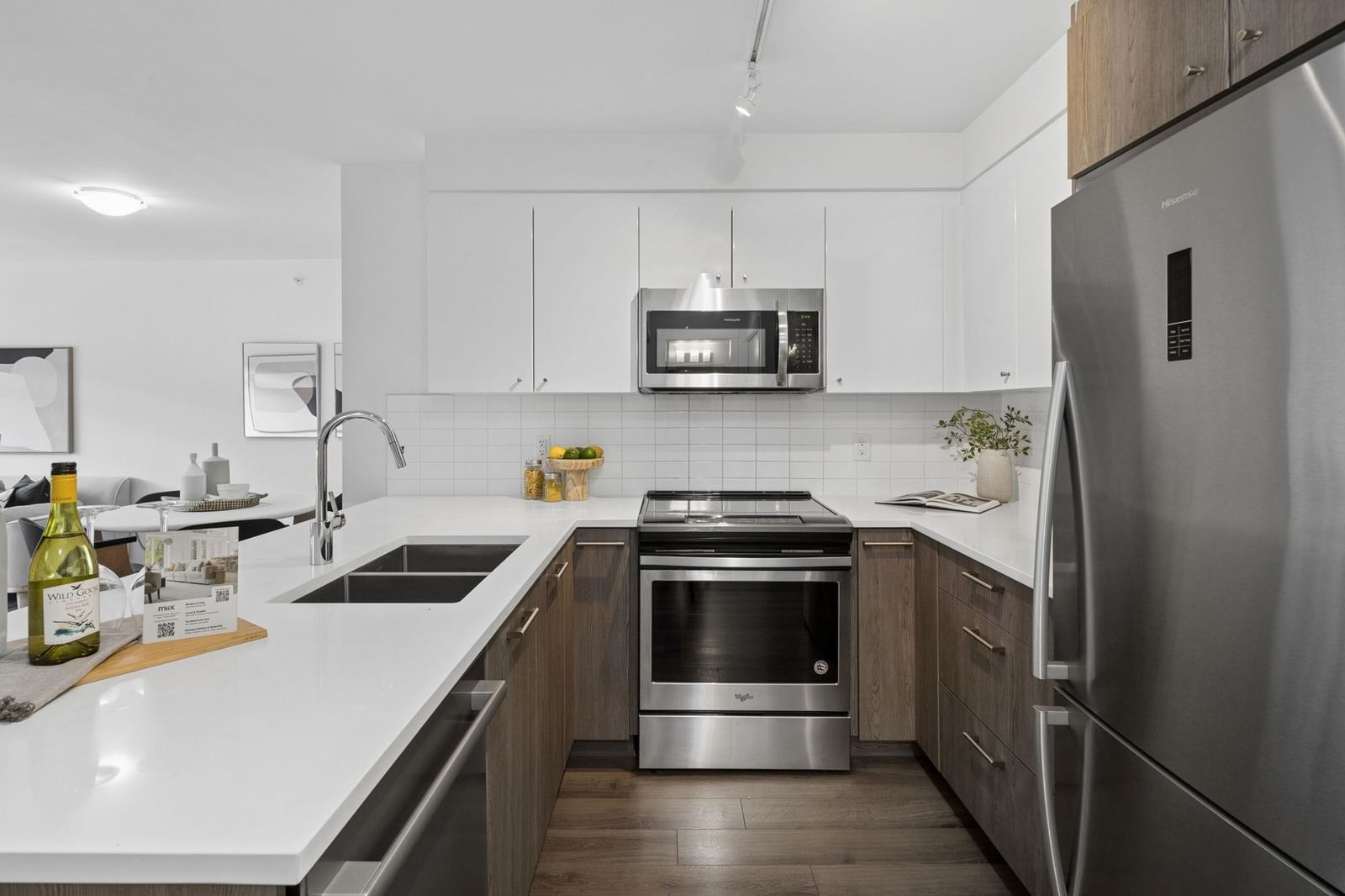 Listing Image 12