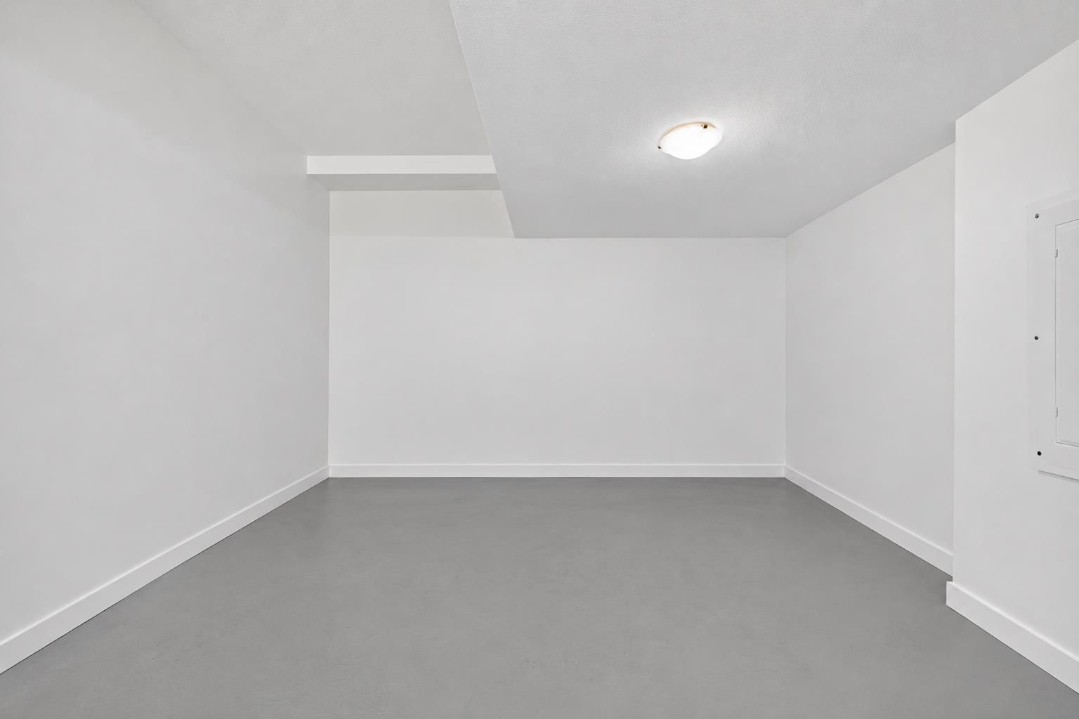 Listing Image 30