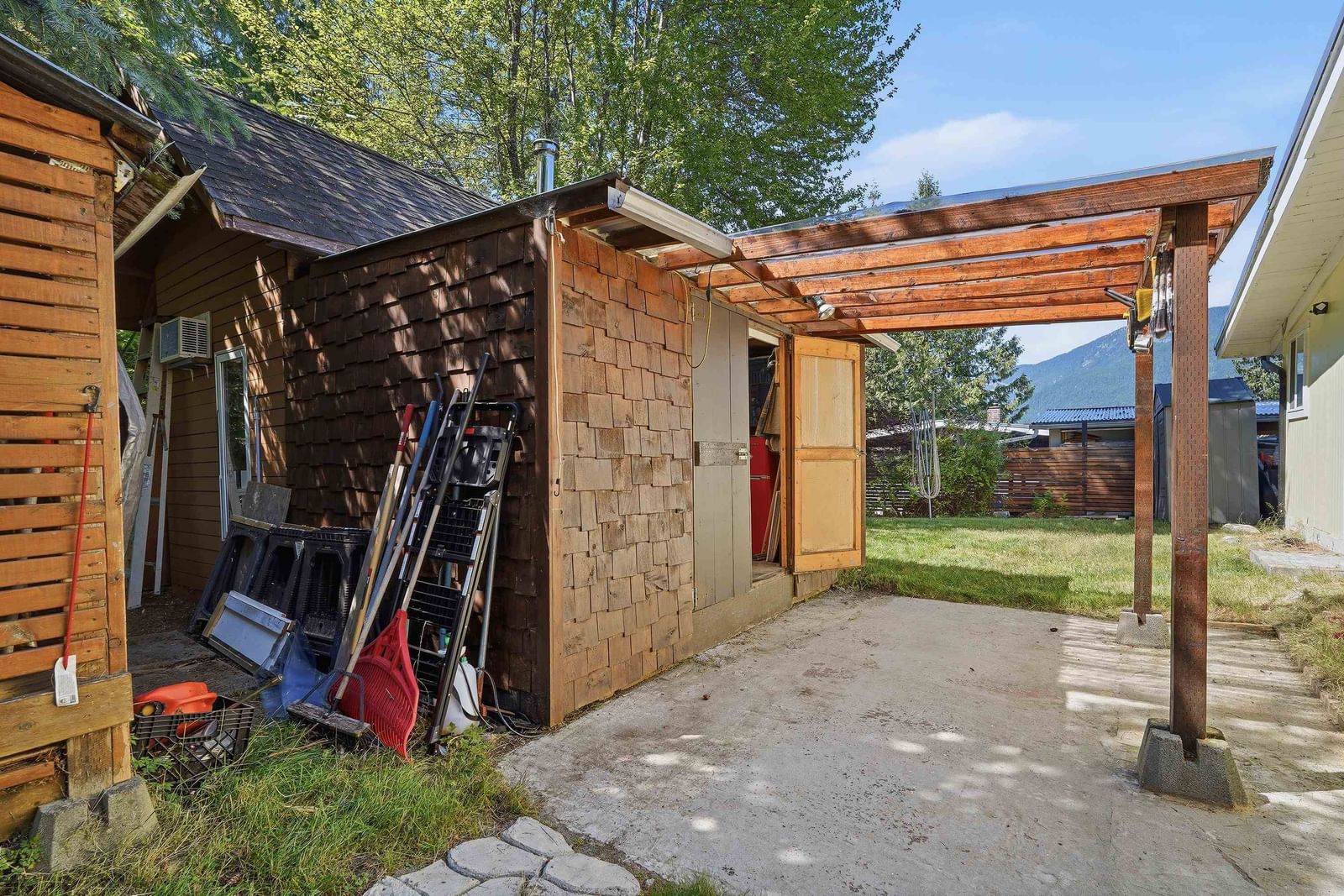 Listing Image 11