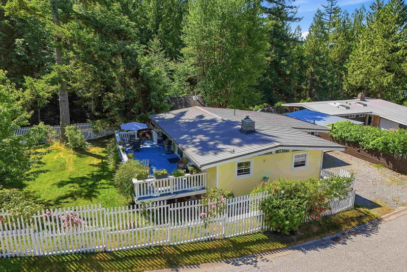 868 Upper Crescent