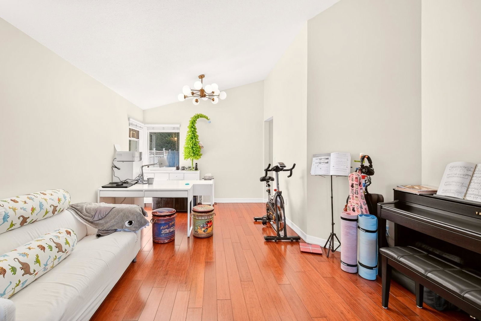 Listing Image 6