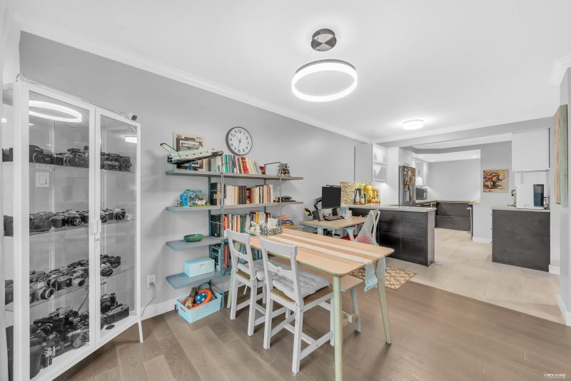 7 - 7321 Montecito Drive