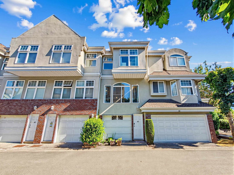 40 - 5840 Dover Crescent