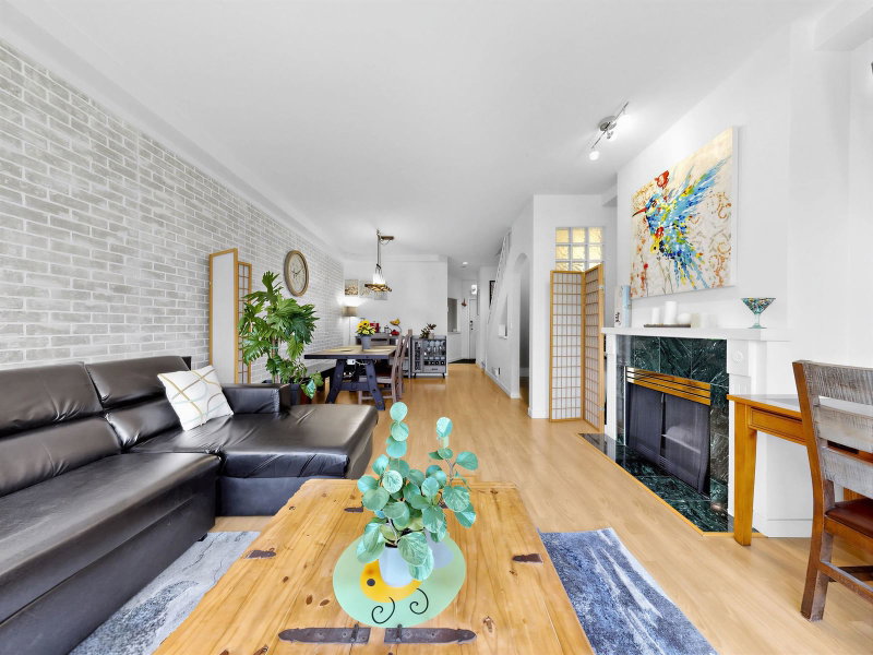 40 - 5840 Dover Crescent