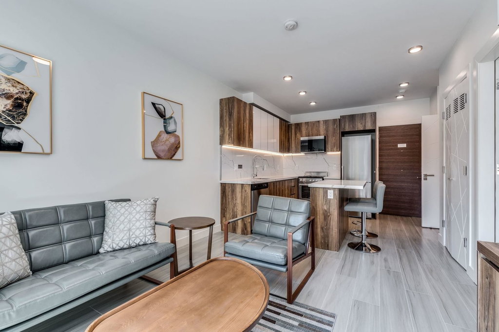 207 - 1168 Pendrell Street 2