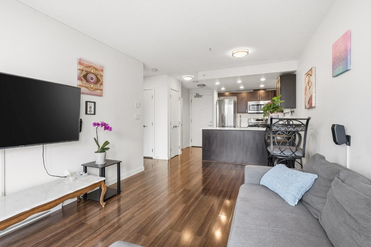 Listing Image 10