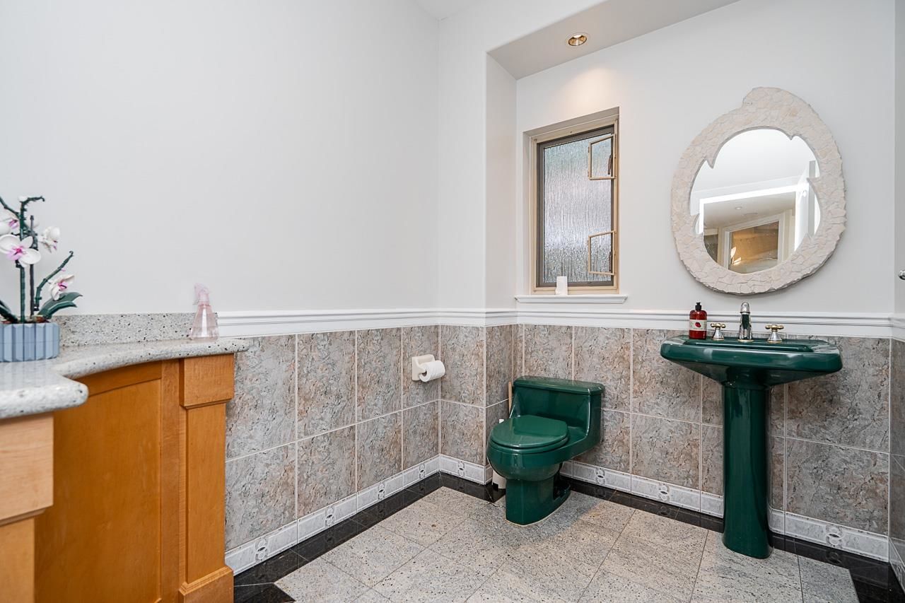 Listing Image 14