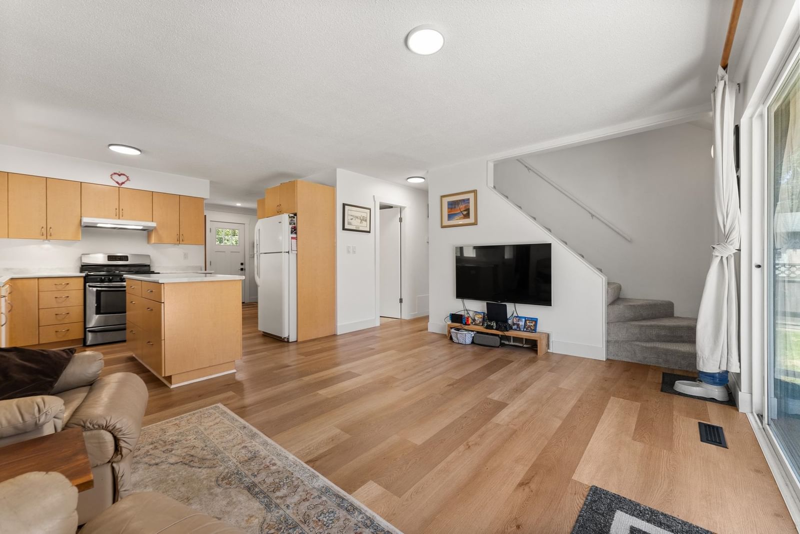 Listing Image 19