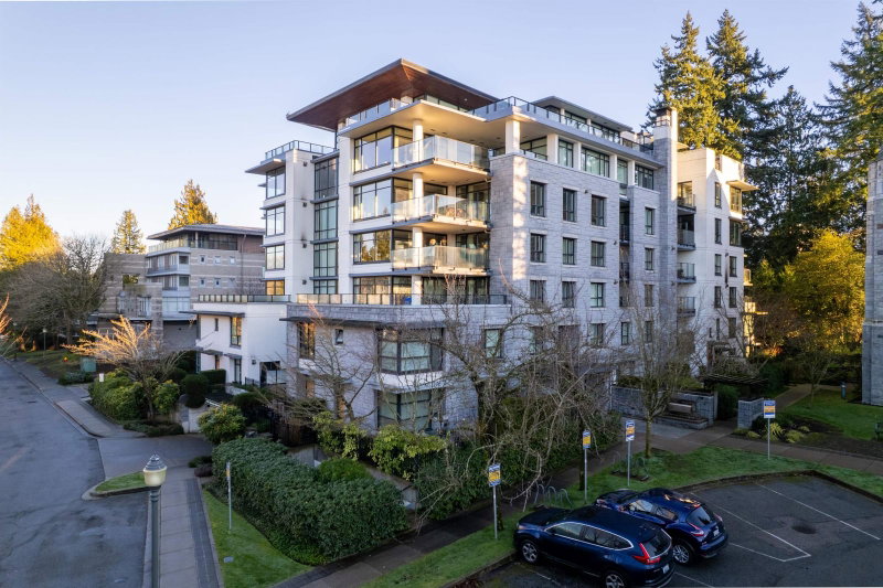 112 - 5958 Iona Drive