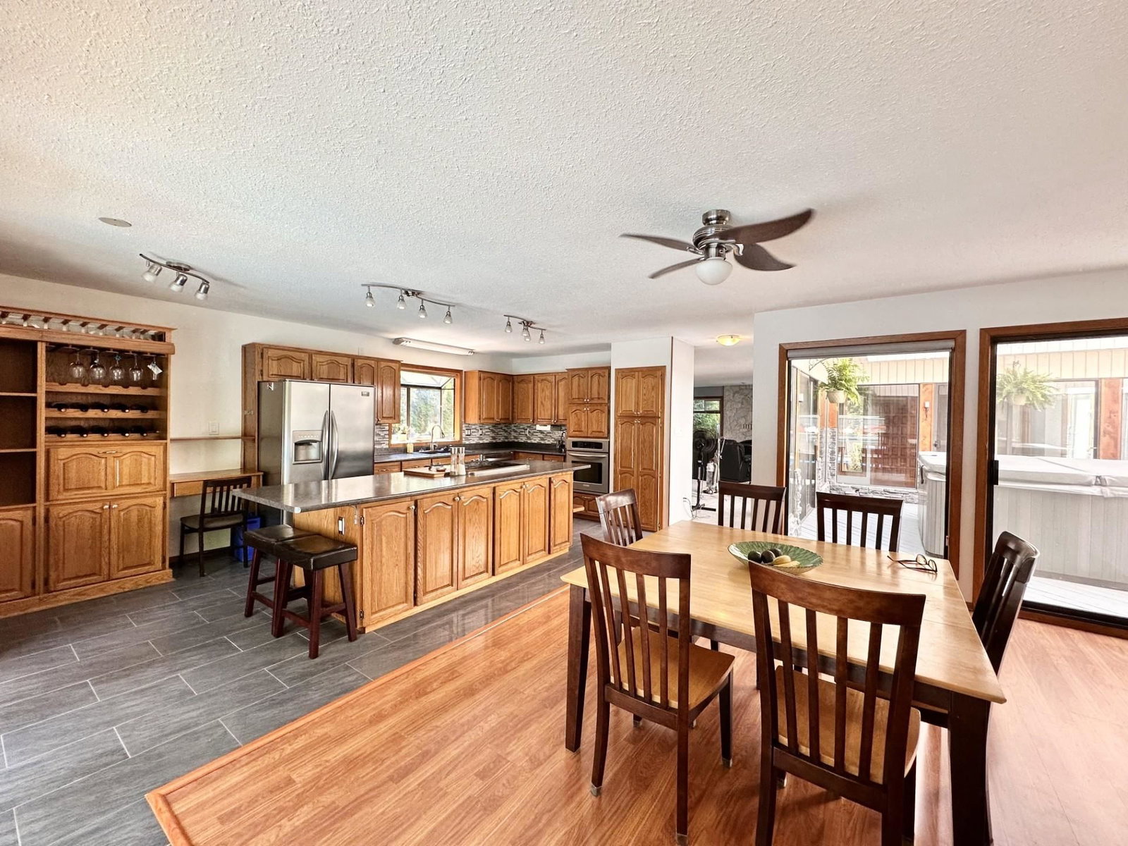 Listing Image 13