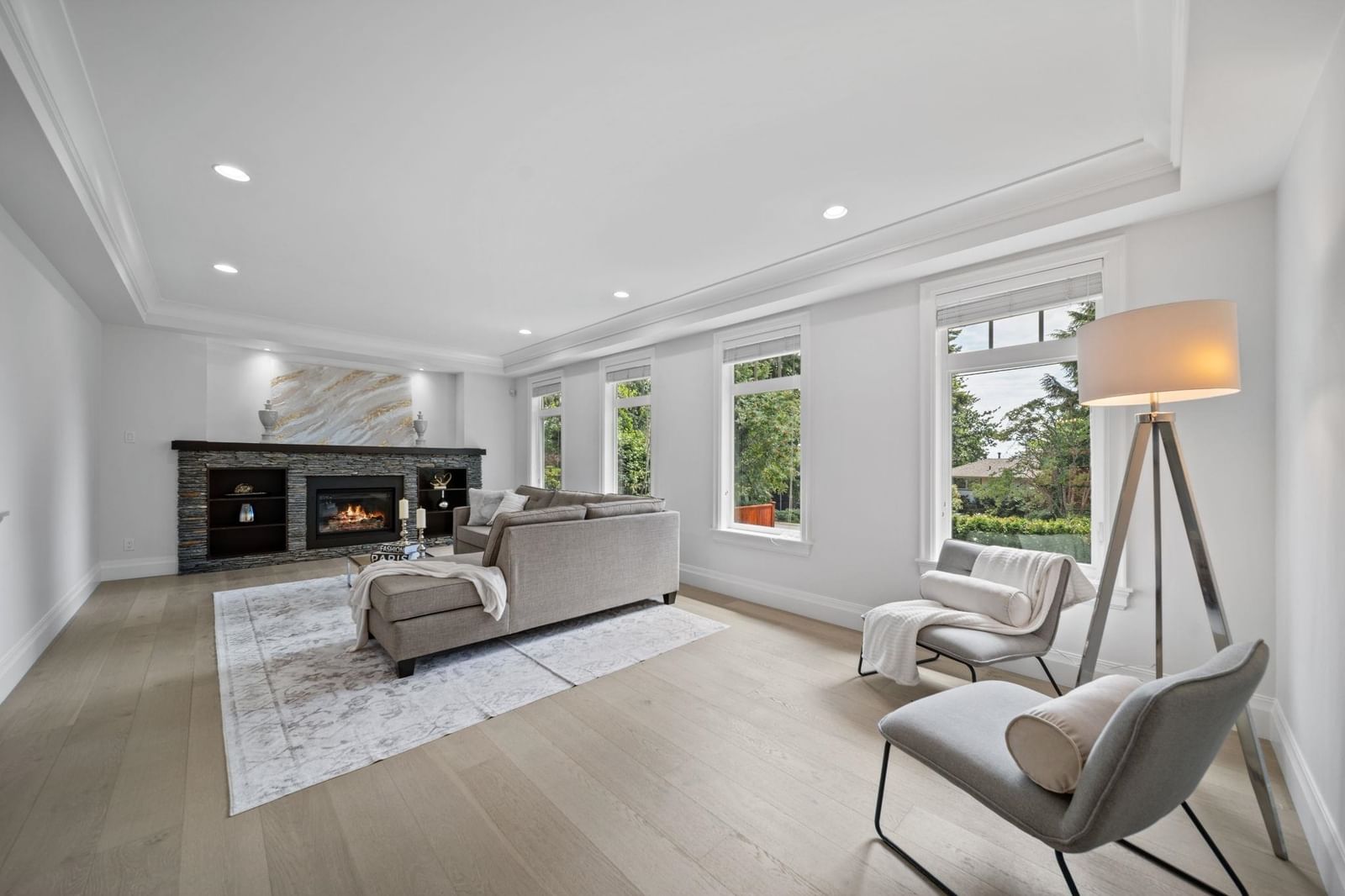 Listing Image 8