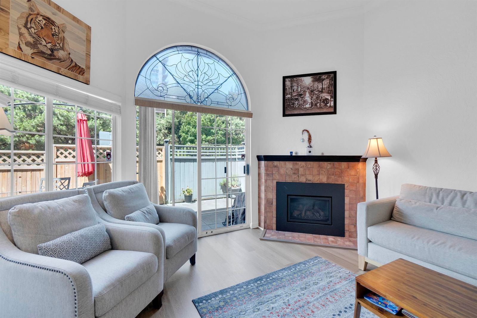 Listing Image 5