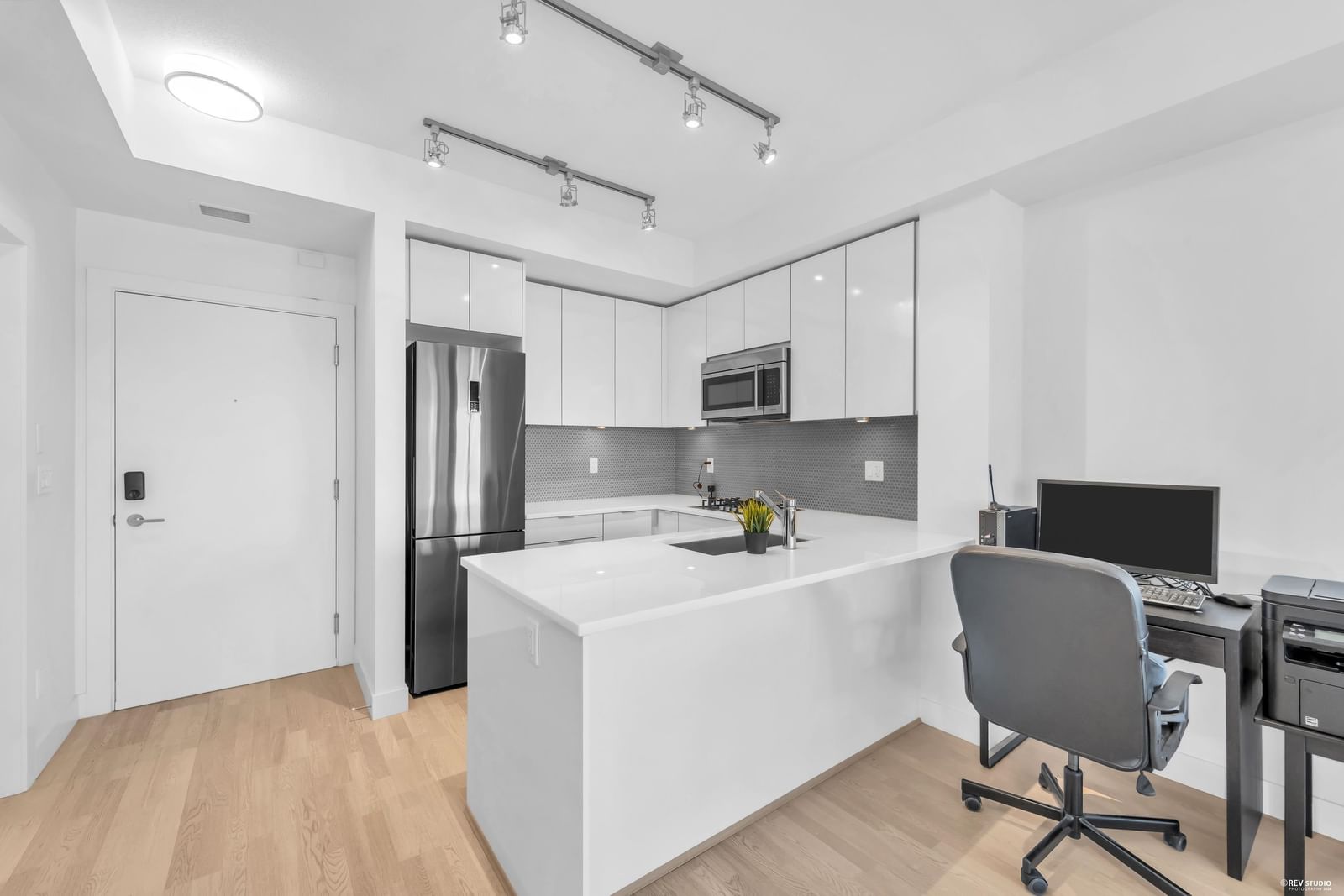 Listing Image 5