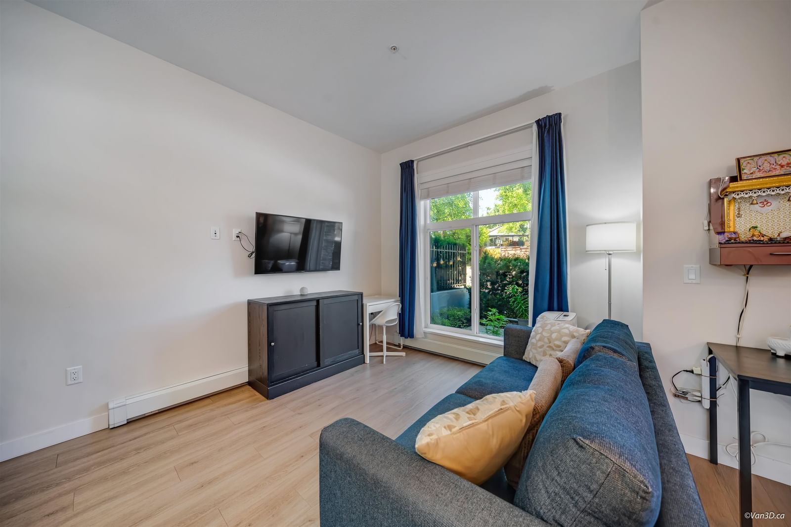 Listing Image 10