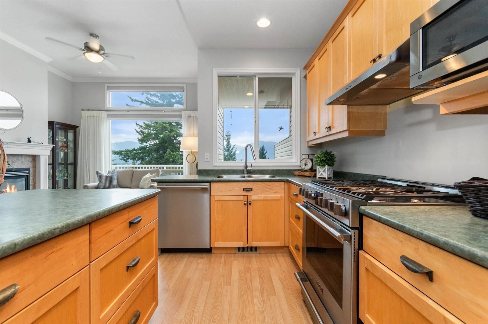 Listing Image 15