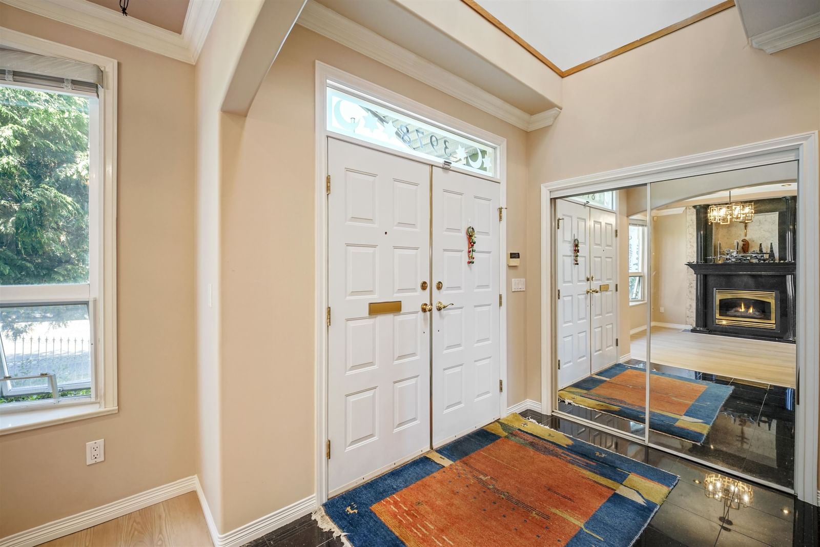 Listing Image 4