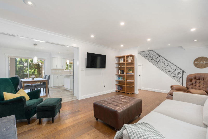457 23rd Street W
