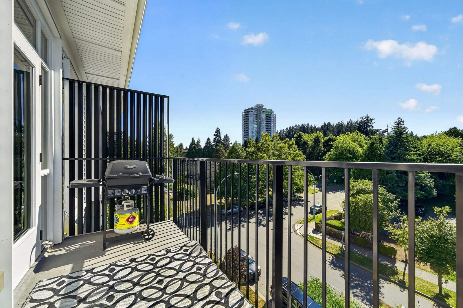 Listing Image 19