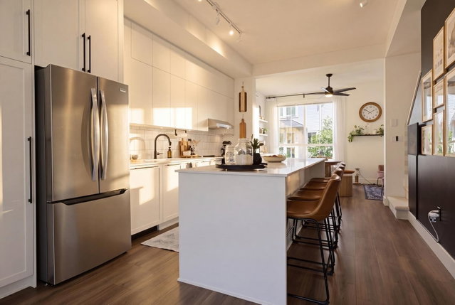 52 - 4656 Orca Way