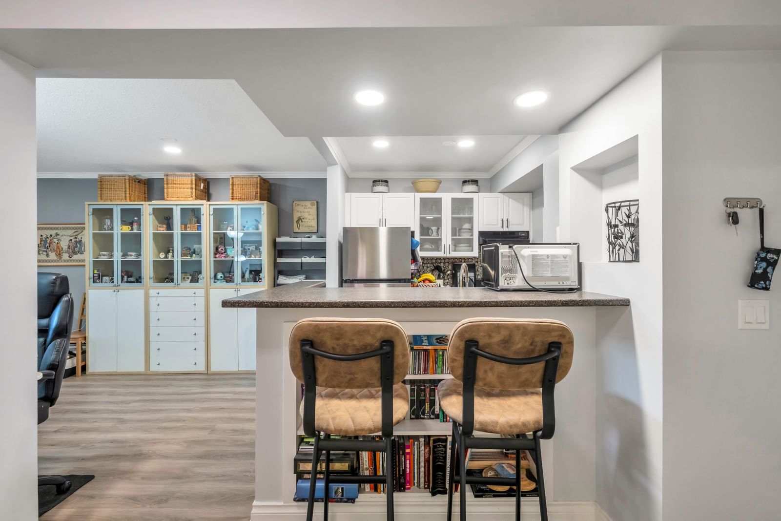 Listing Image 11