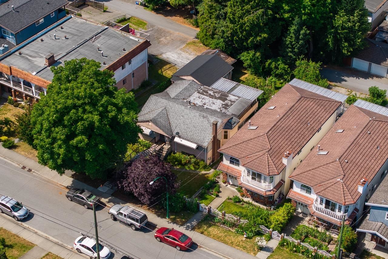 Listing Image 4