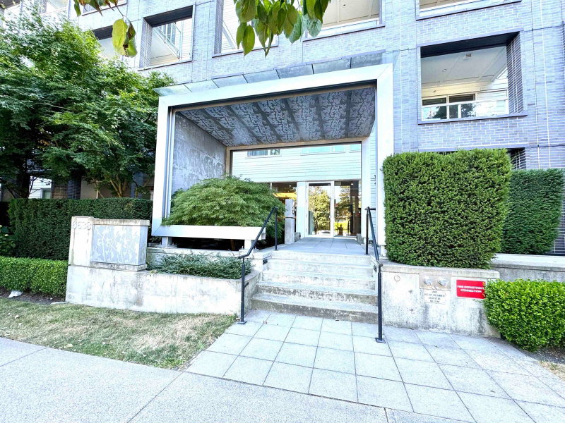 106 - 6633 Cambie Street