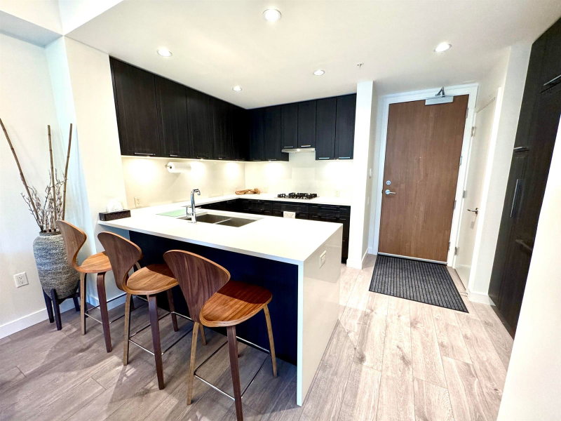 106 - 6633 Cambie Street