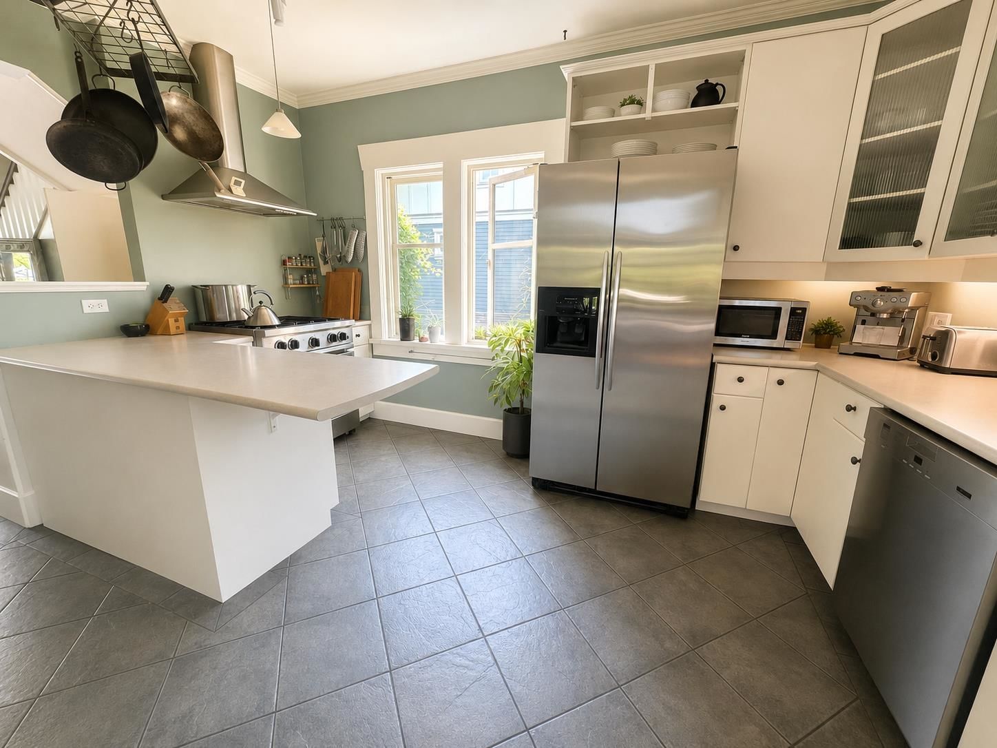 Listing Image 11