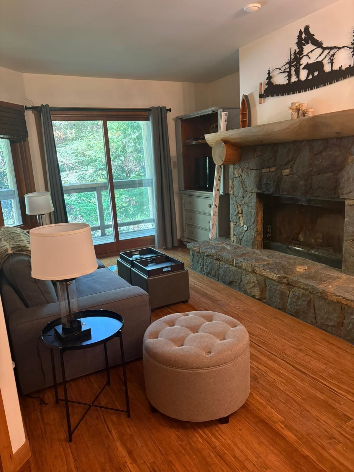 Listing Image 12