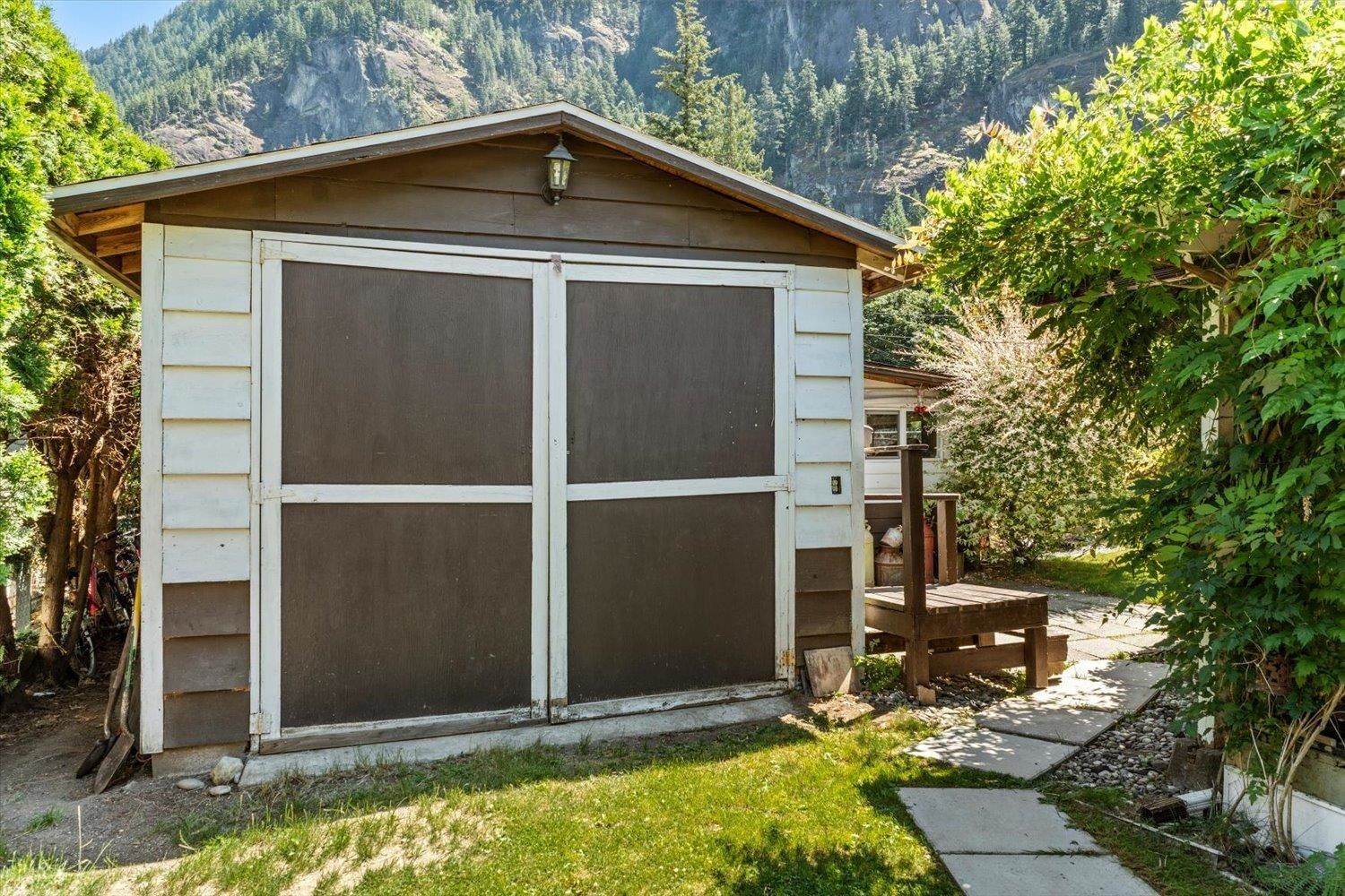 Listing Image 11