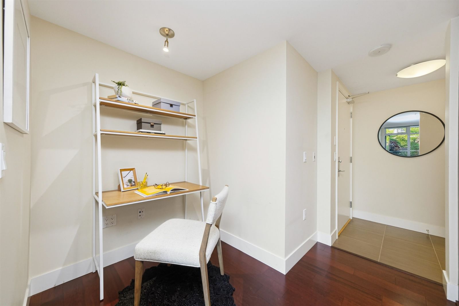Listing Image 17