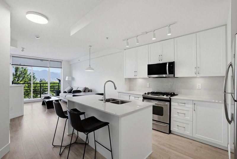 407 - 298 11th Avenue E