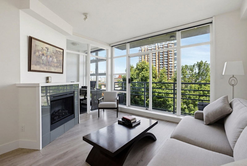 407 - 298 11th Avenue E