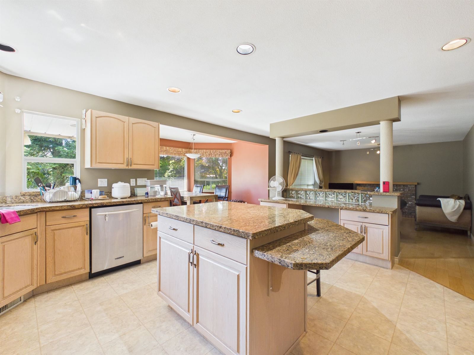 Listing Image 13