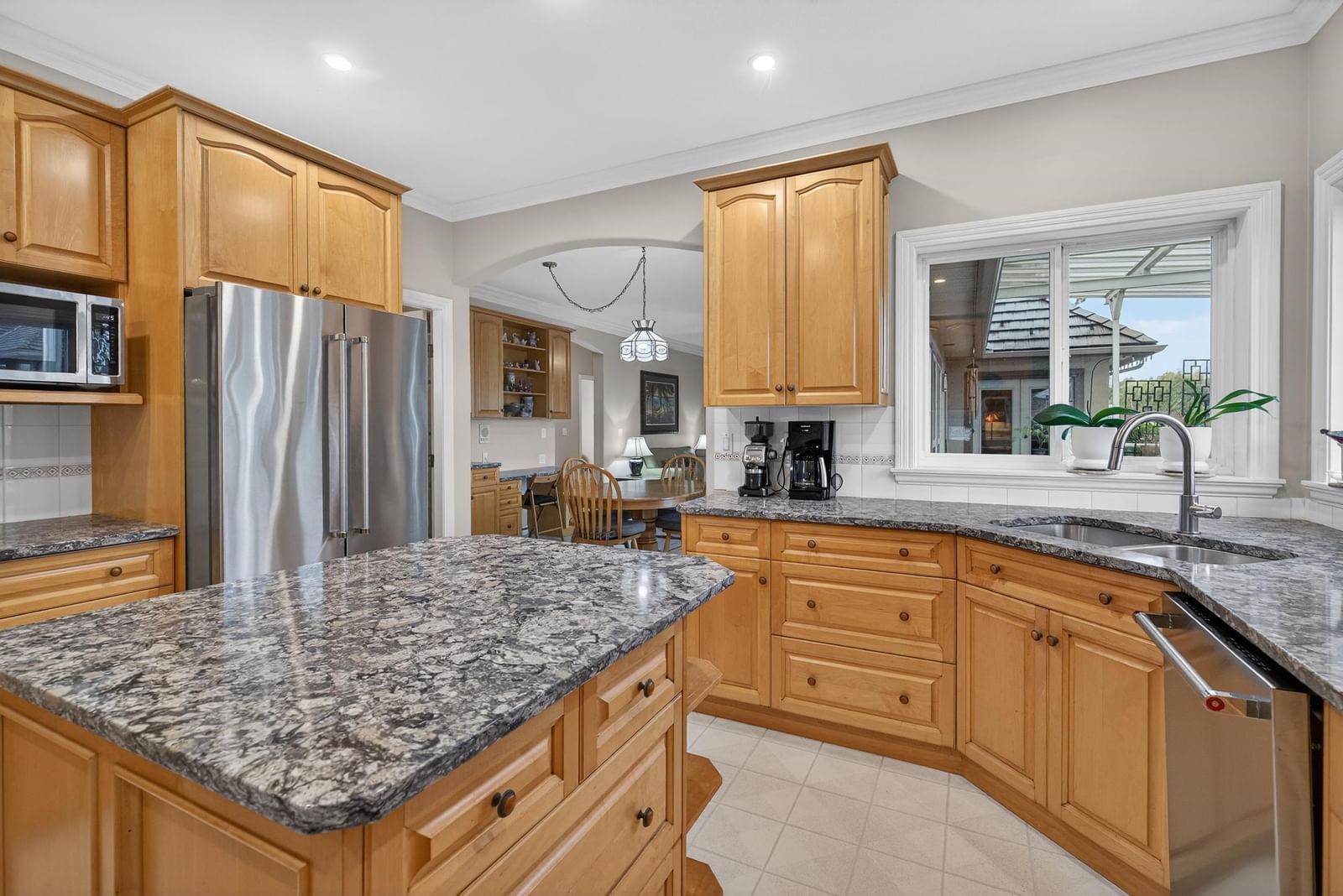 Listing Image 11