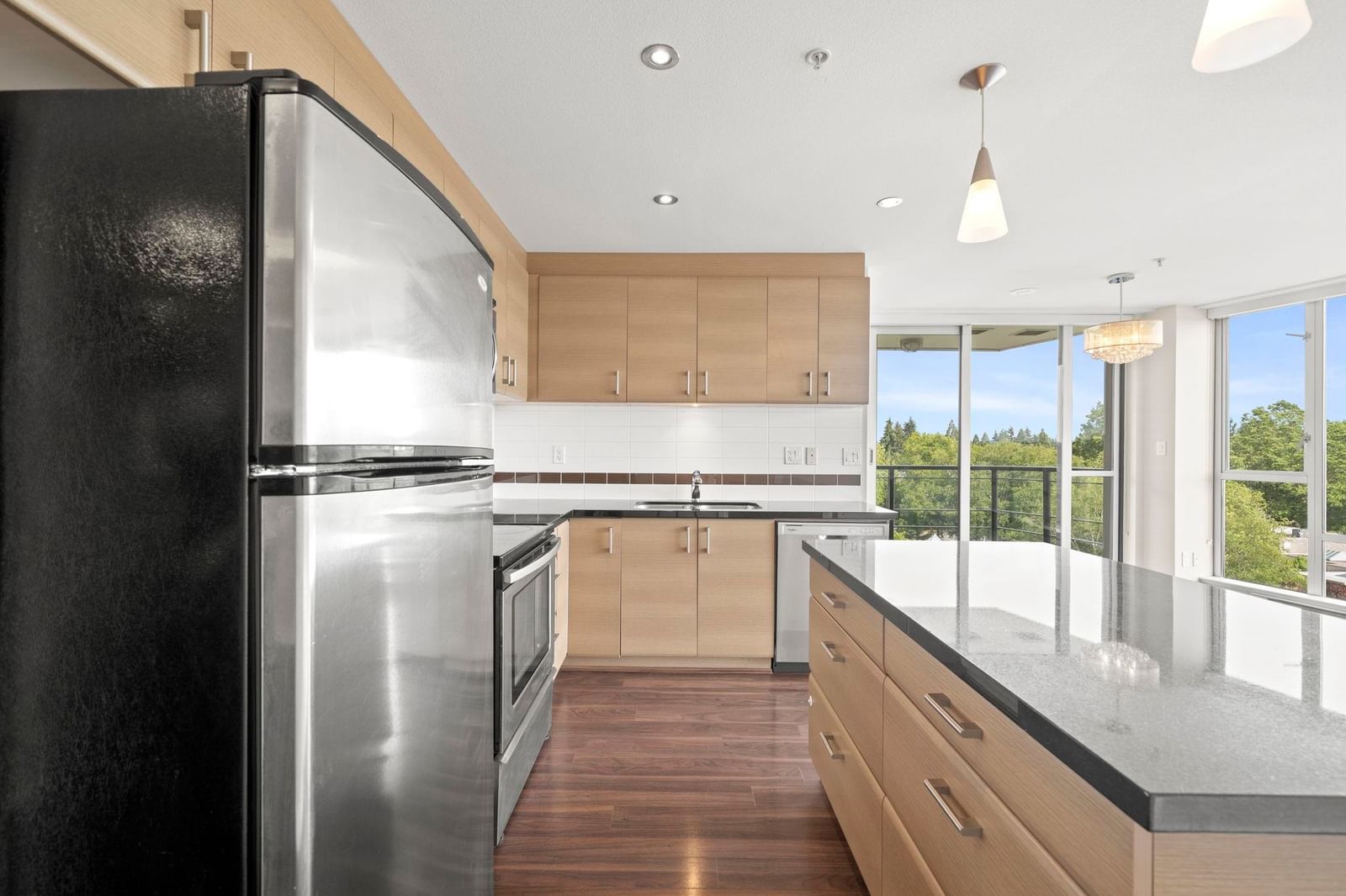 Listing Image 7