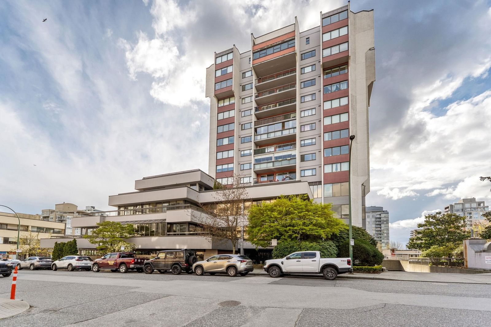 2 bedroom Apartment/Condo exterior view at 1515 Eastern Avenue, Central Lonsdale - 946 sq ft property built in 1982