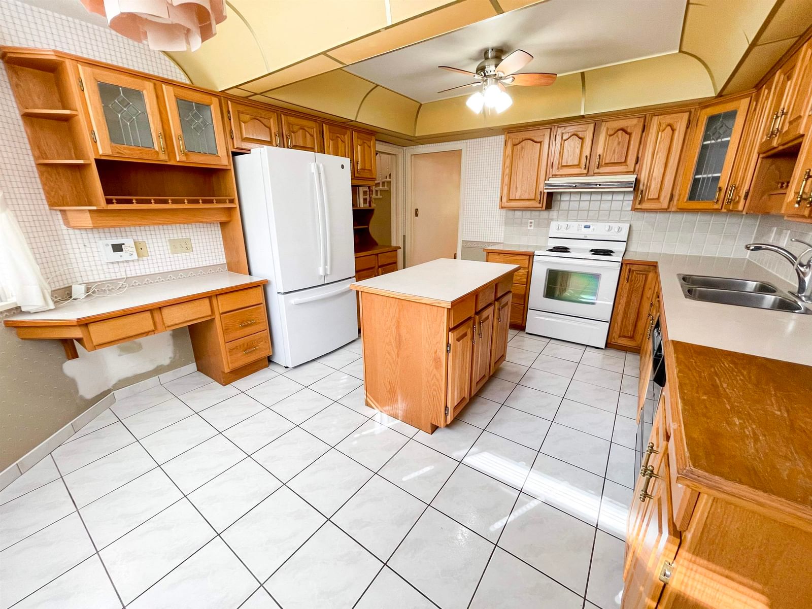 Listing Image 11