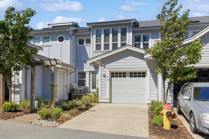 11 - 44849 Anglers Boulevard
