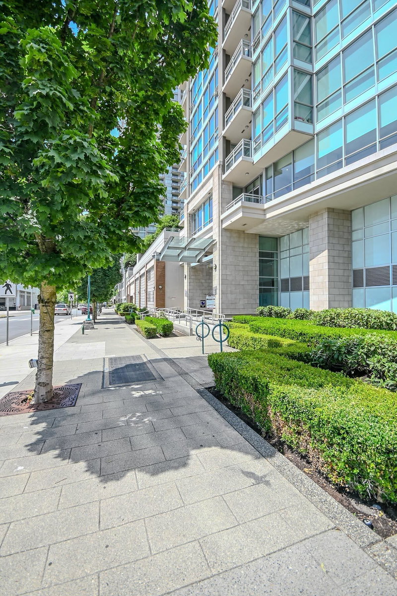 1206 - 2975 Atlantic Avenue
