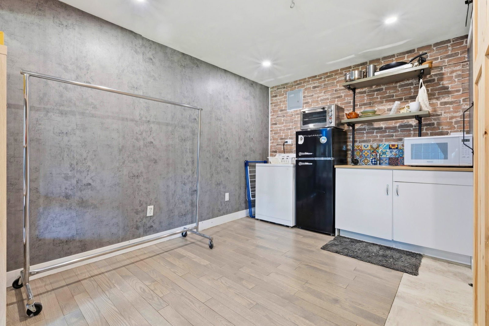 Listing Image 20