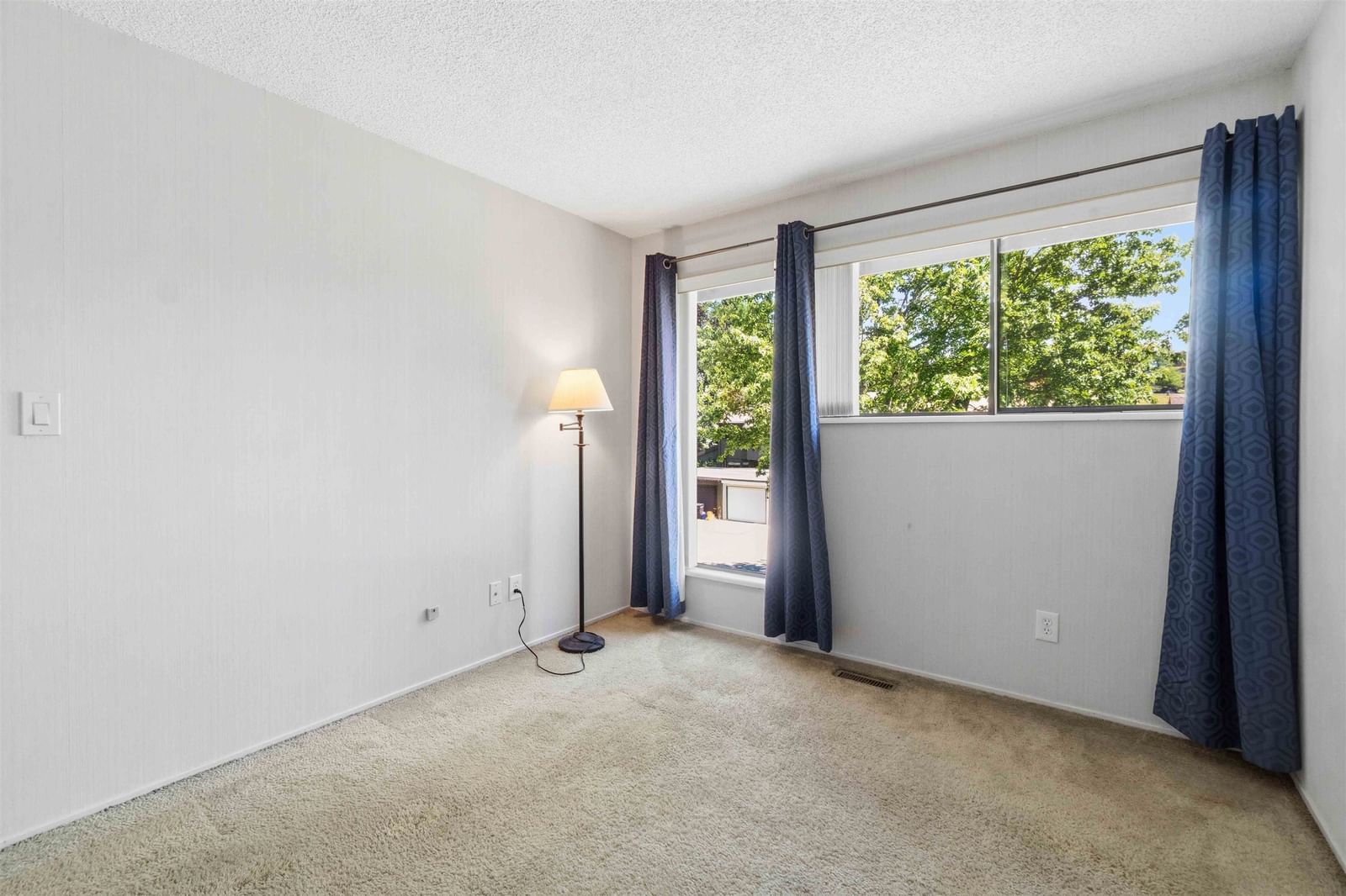 Listing Image 26