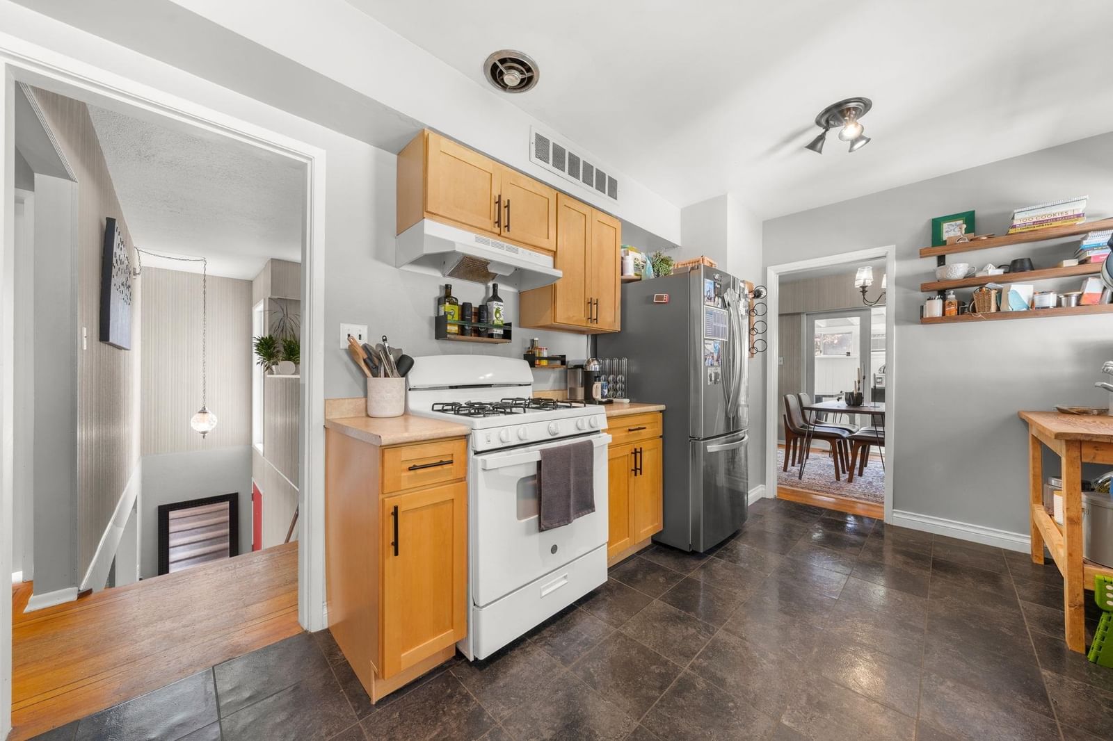 Listing Image 14