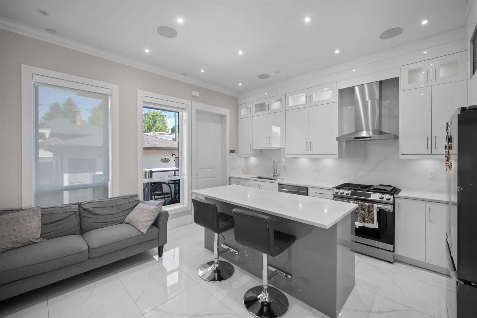 Listing Image 9